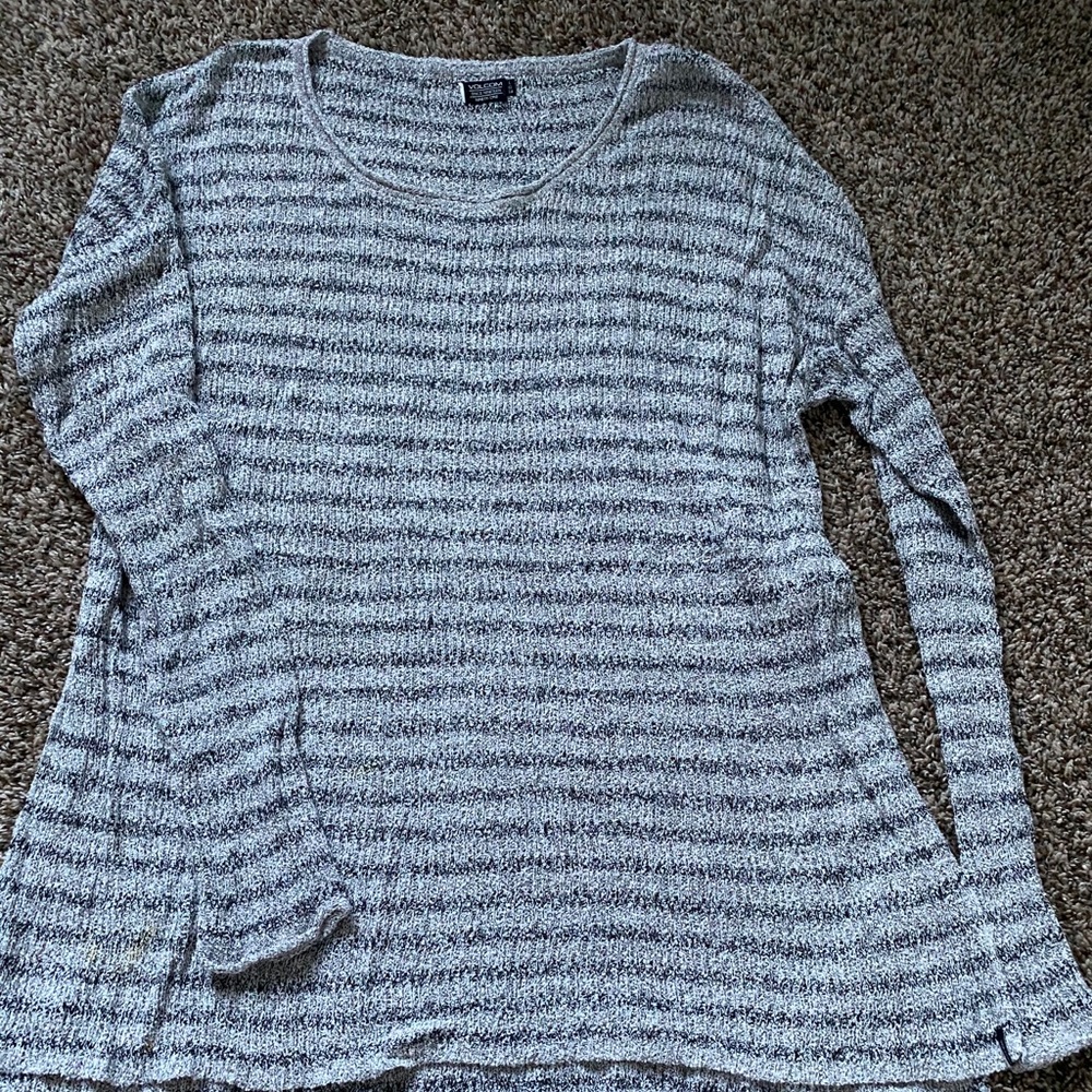Volcolm light sweater